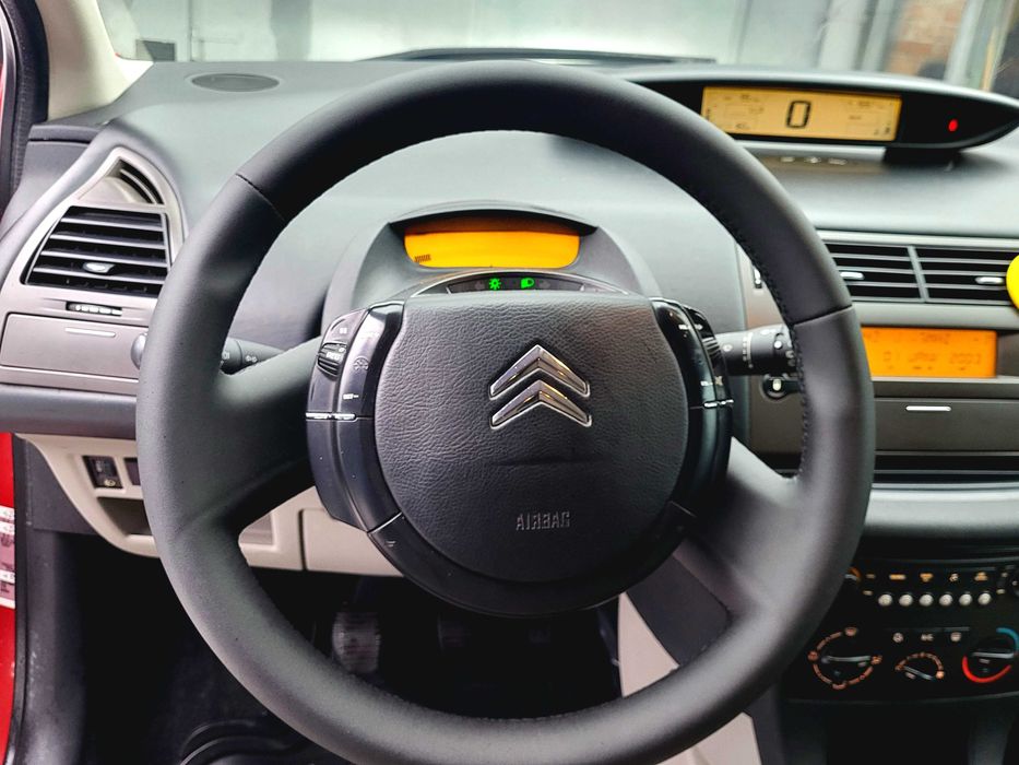 Ситроен С4 -Красный Бензин -Газ Механика