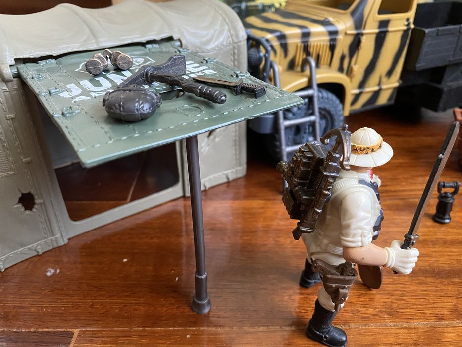 Jungle Trekker Playset