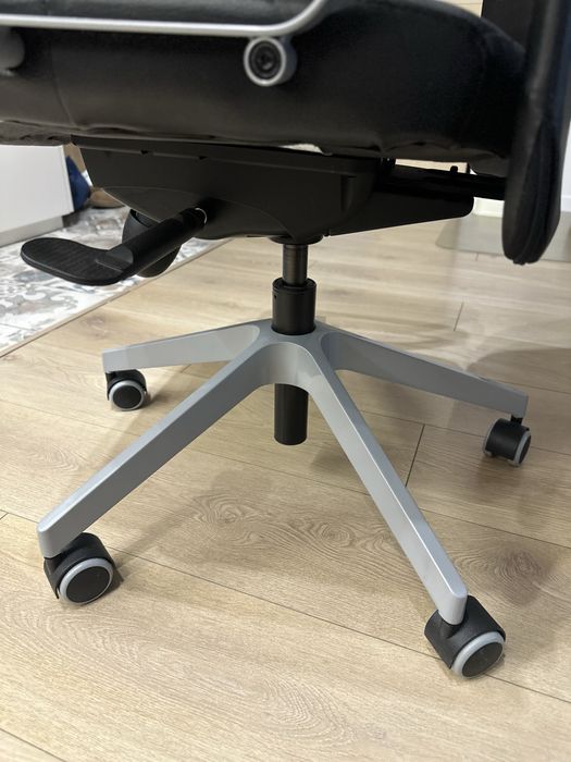 Fotel biurowy IKEA MARKUS, czarny – bardzo dobry stan