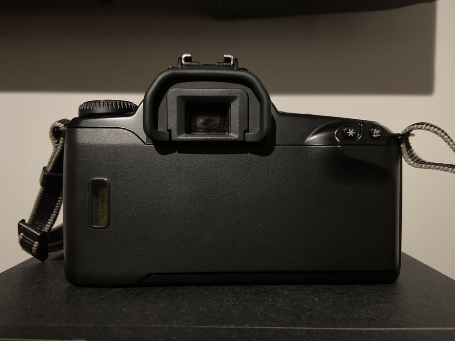 Canon EOS 3000.64332087058051124