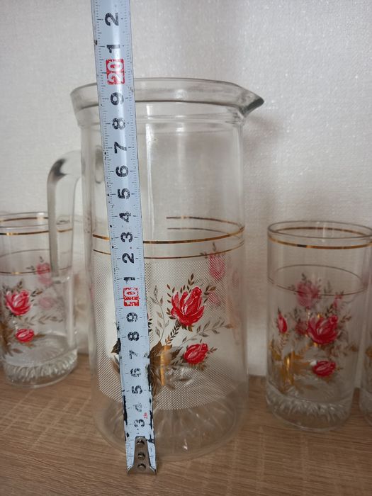 Графин, кувшин, стаканы