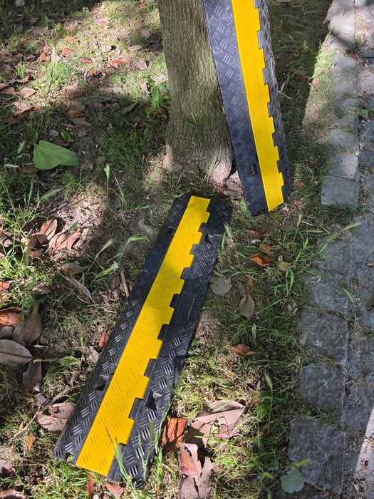 Rampa proteção cabos eléctricos