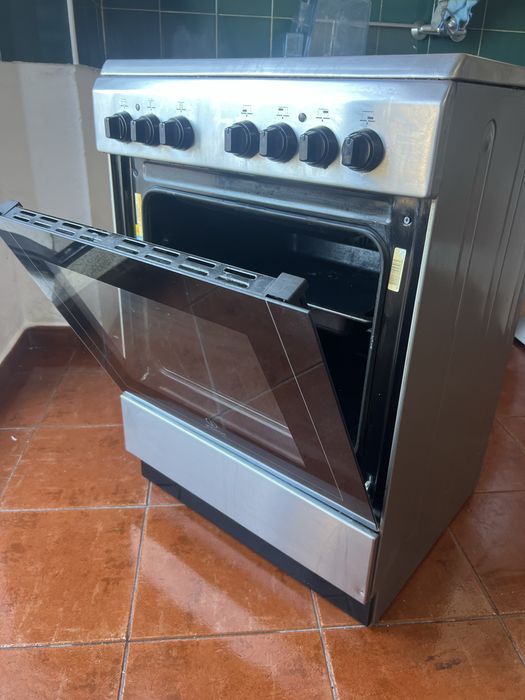 Fogão Elétrico em bom estado
