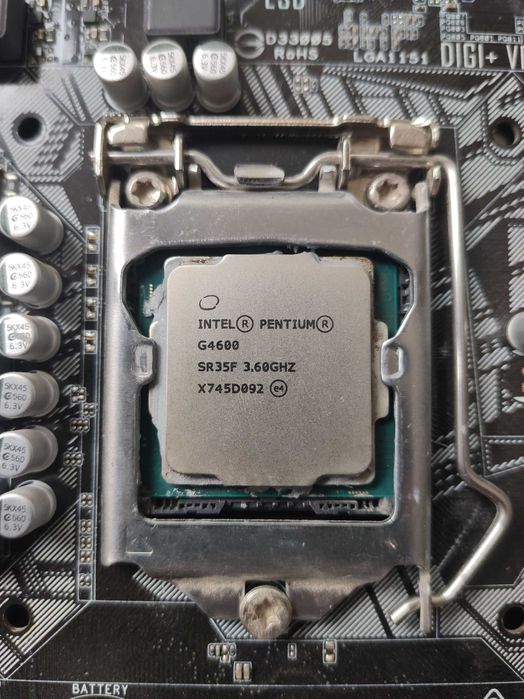 процесор INTEL PENTIUM gold G4600 3.60GHZ 1151