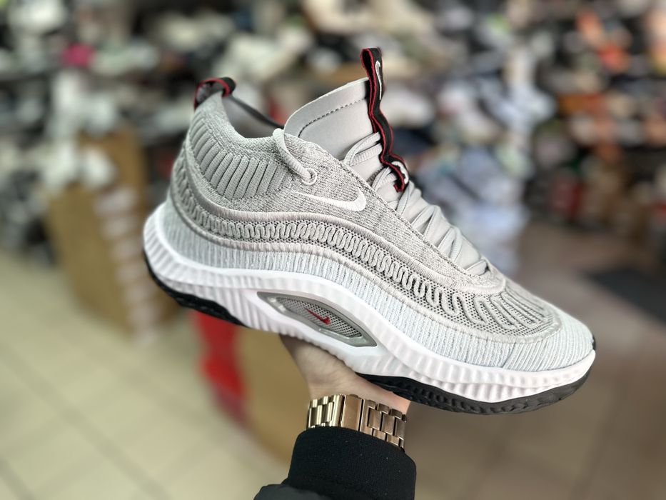 кросівки Nike Cosmic Unity 3 ( РОЗМІР 43 )