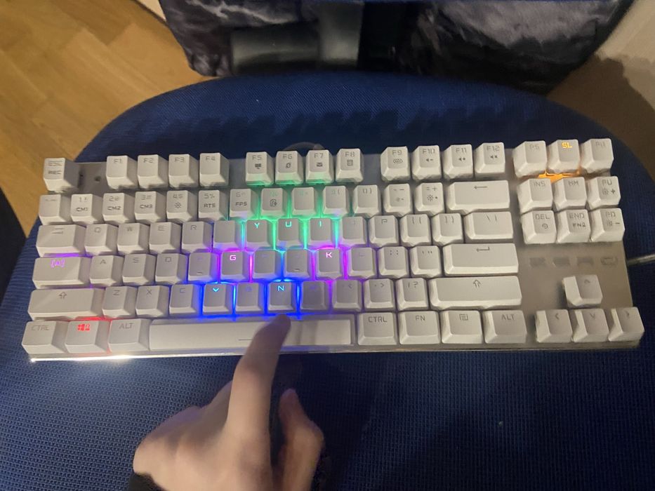 Клавиутар Zero на синих свитчах