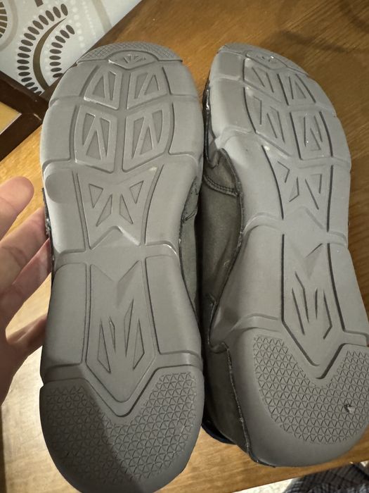 Sapatilha/bota tamanho 43 - novas