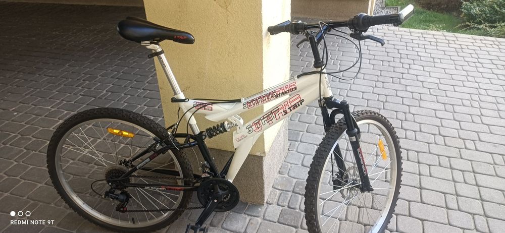 Rower na oryginalnych teleskopach tył i przód ora tarczach hamulcowych