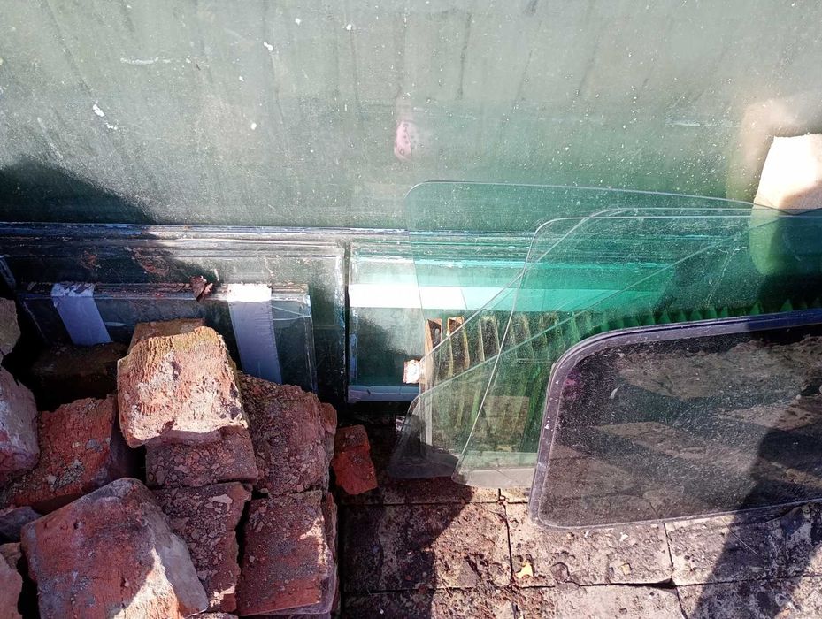 Віддам скло безкоштовно