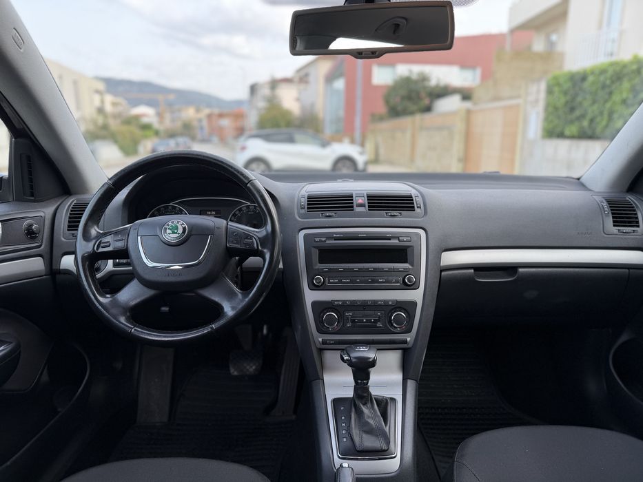 Skoda Octavia UM DONO Caixa Aut Nacional Poucos Km