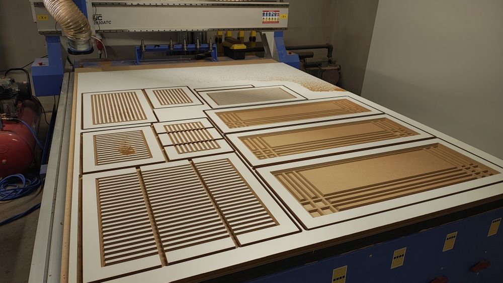 Fronty surowe MDF Tz plus, narożniki ryflowane