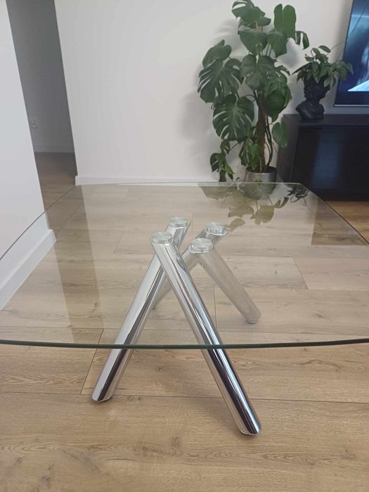 Szklany stolik kawowy