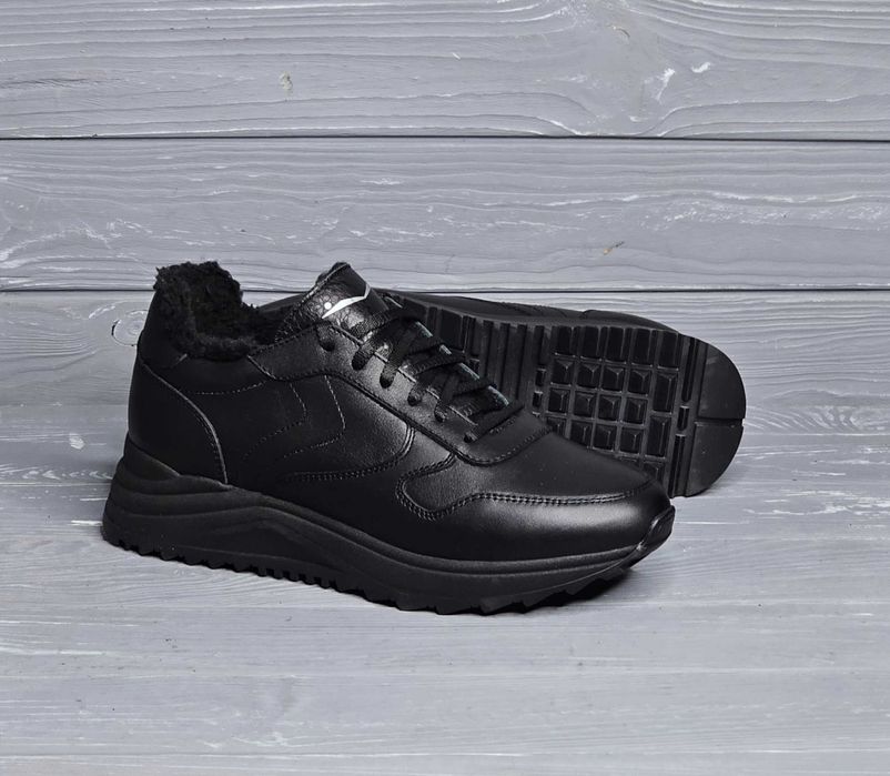 Женские кожаные замшевые зимние черные кроссовки на меху!!!