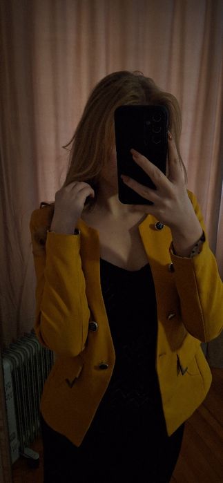 Стильний гірчичний піджак