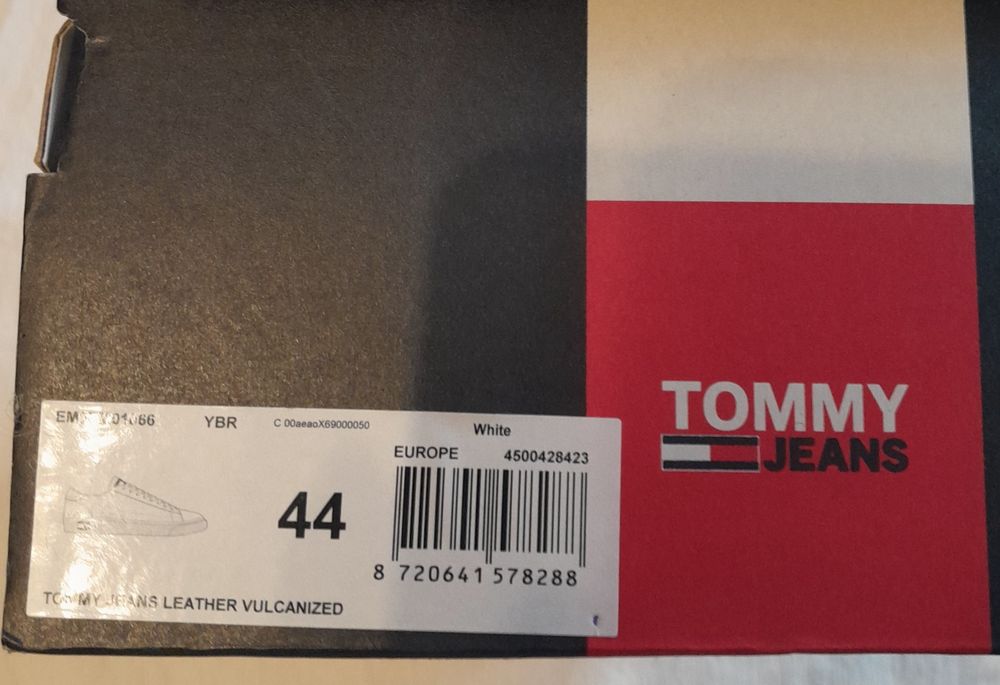Tênis brancos da Tommy Jeans