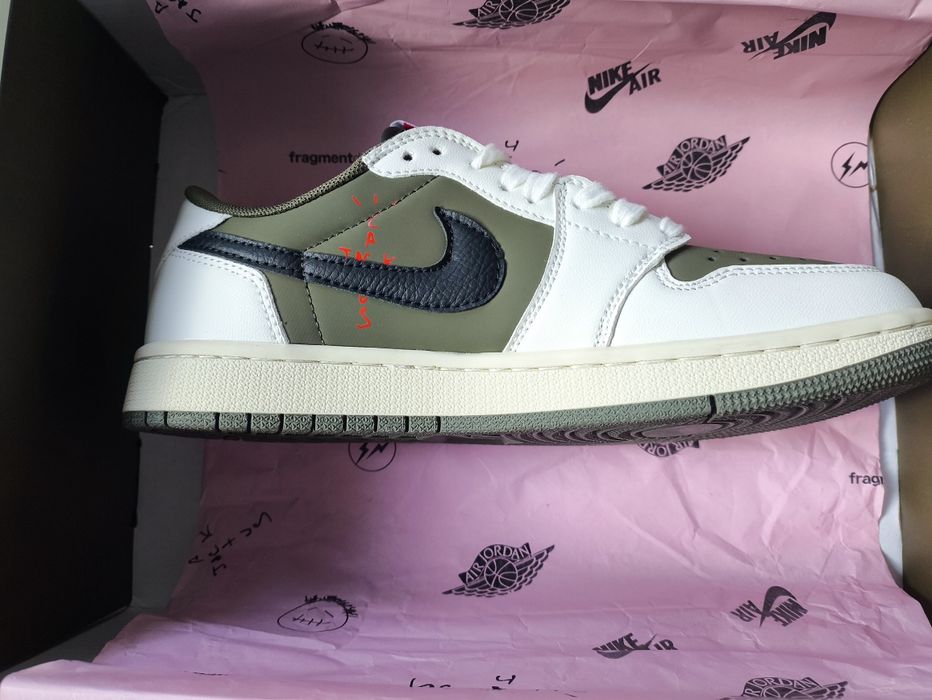 Кросівки Nike Air Jordan 1 x Travis Scott 1:1