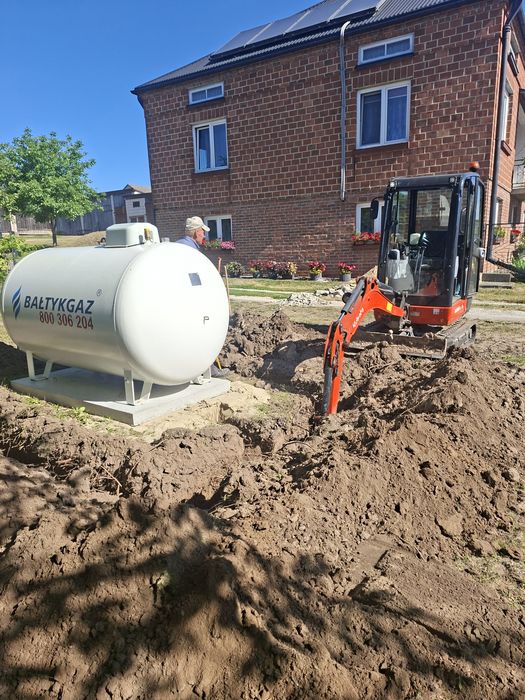 Usługi minikoparką i koparkoladowarką