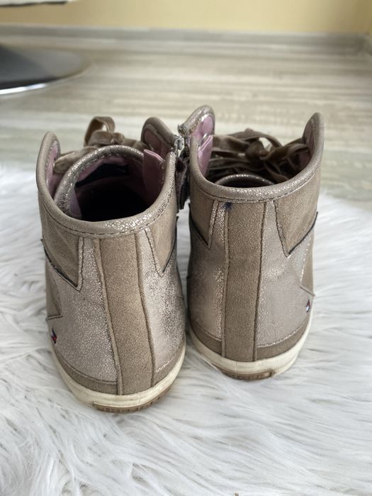 Продам замшевые ботинки Tommy Hilfiger
