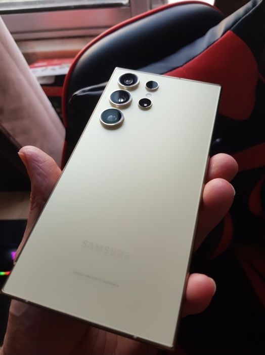 Samsung s24 ultra praticamente novo
