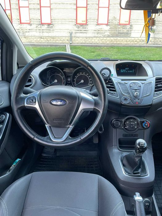 Продам Ford Fiesta 2015