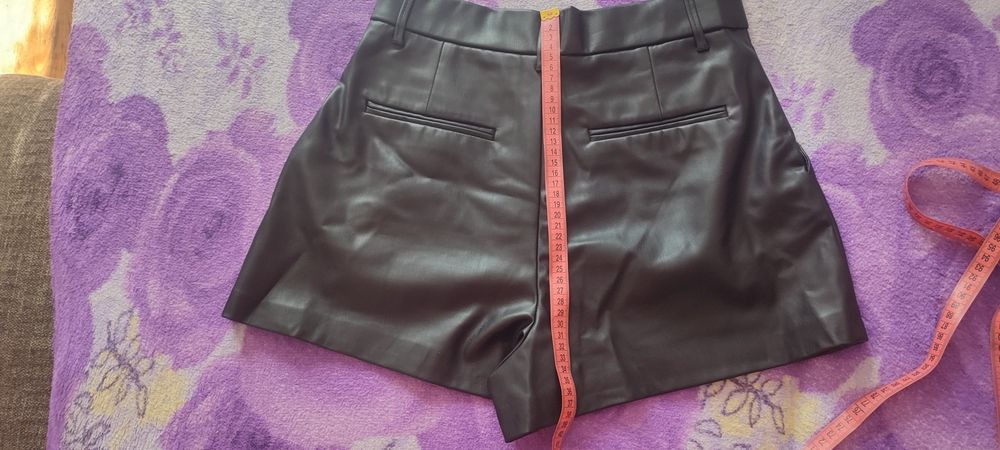 Шорти Zara екокожа 430 грн Турция  ,юбка екокожа  280  грн