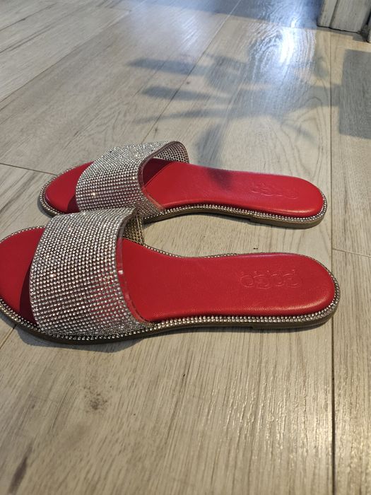 Klapki czerwone z cyrkoniami 37
