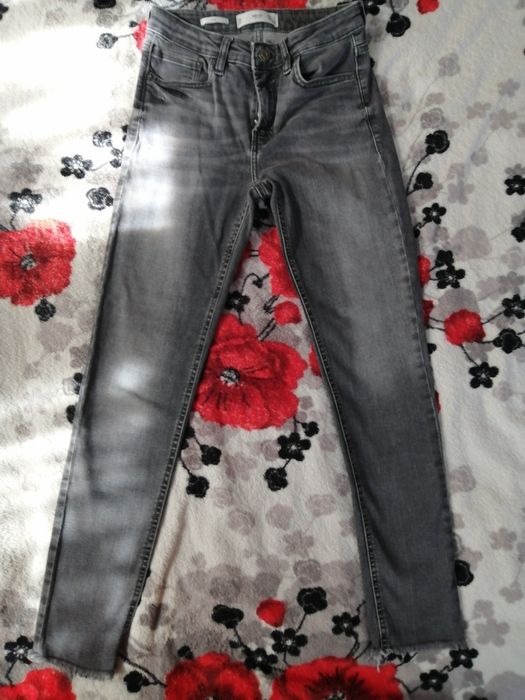 Продам джинсы манго