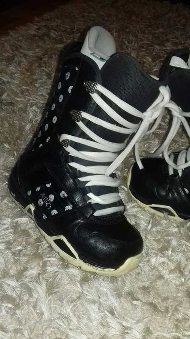 Buty snowboardowe NITRO rozmiar 39 wkładka 25,5 cm