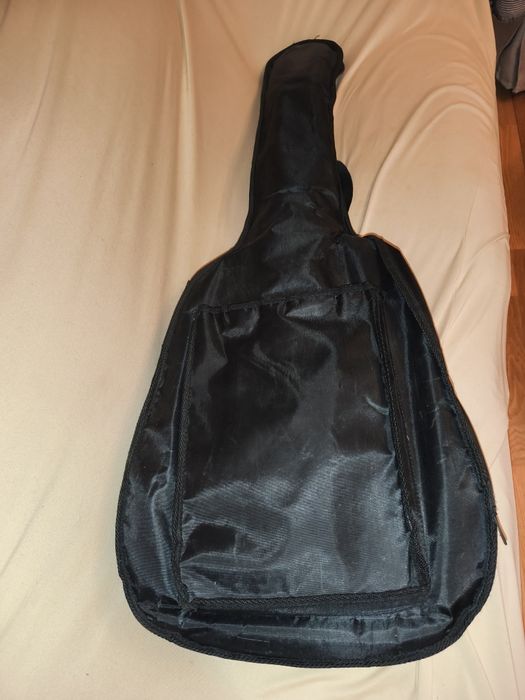 Guitarra clássica acústica