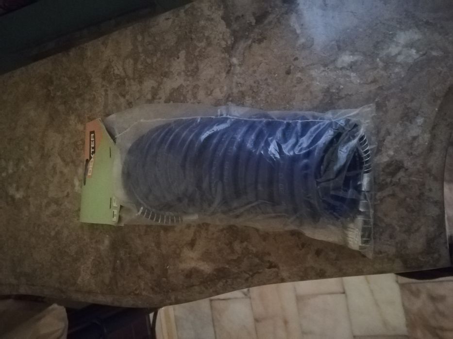 Braçadeira de plástico