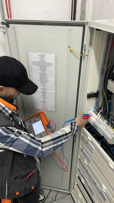 Elektryk. Podłączenie płyt indukcyjnych, montaż oświetlenia. Warszawa