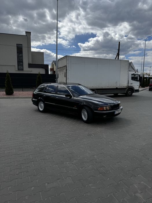 BMW E39 520i в хорошому стані