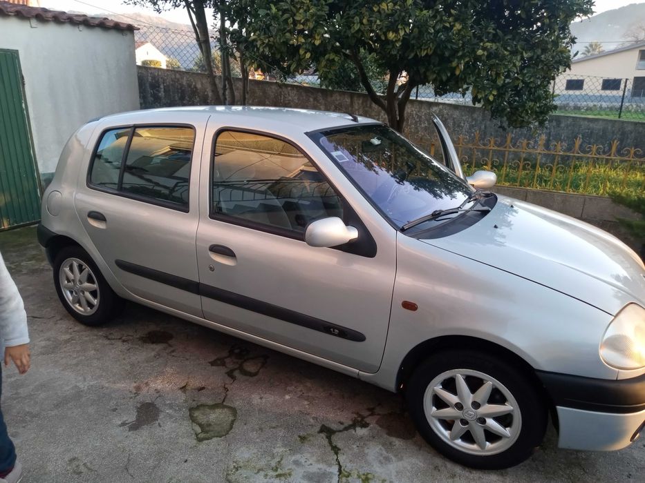 Renault Clio 158.000 km ano 2000 todo original 5 portas 1.2