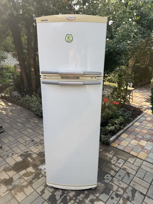 Холодильник Whirlpool