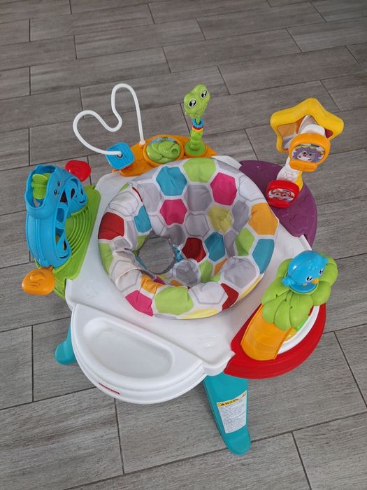 Mesa de atividades bébé