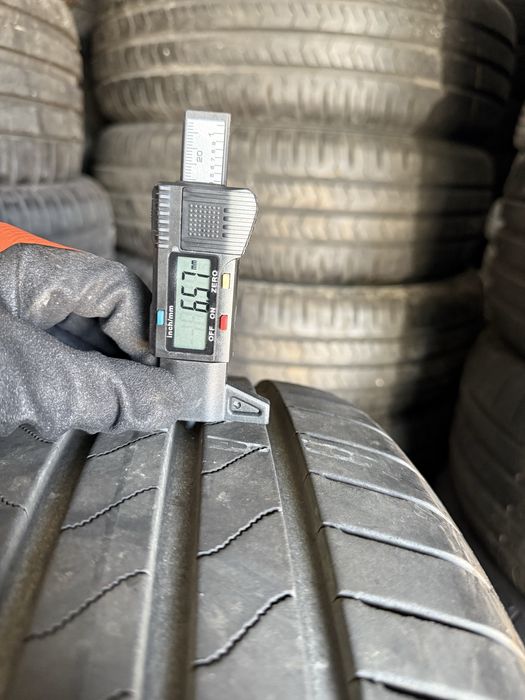 2xBridgestone 235 40r19.,2023 6.5mm