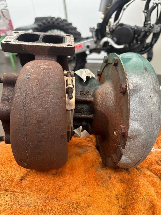 Turbo Holset HX82 –  300 Horas – Excelente Estado Mecanico