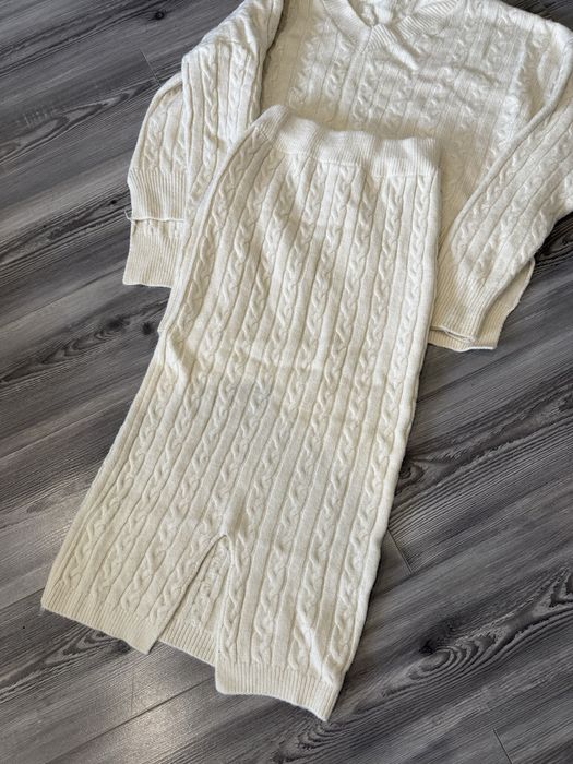 Костюм жіночий светр спідниця