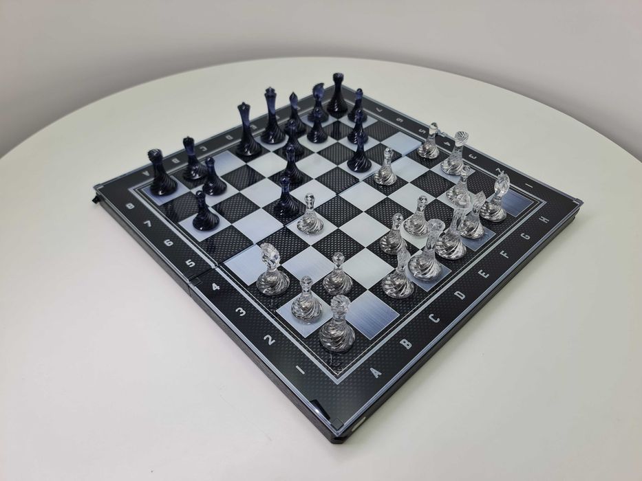 Шахматы из стекла, стеклянные. Шахи зі скла, скляні. Дизайн под заказ.