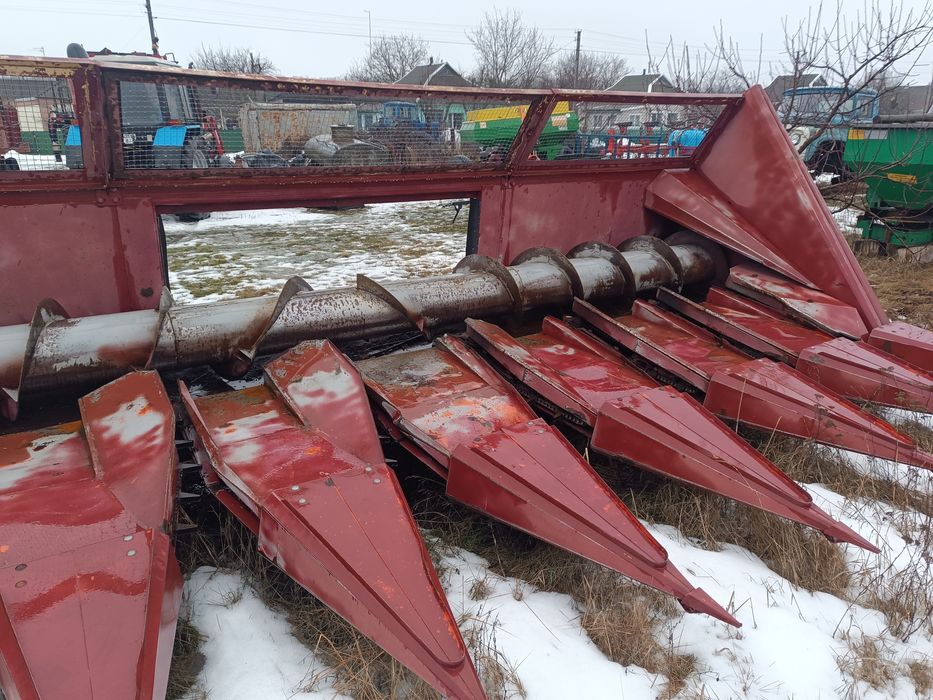 Продам соняшникову жатку Falcon 870