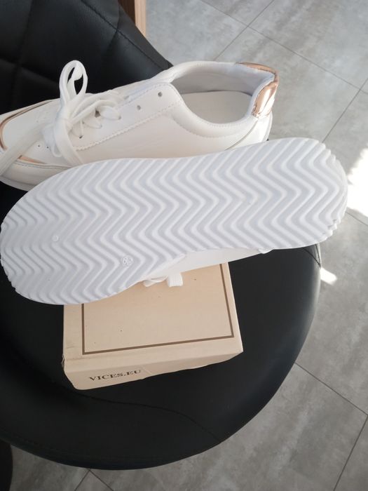 Białe adidasy roz.38