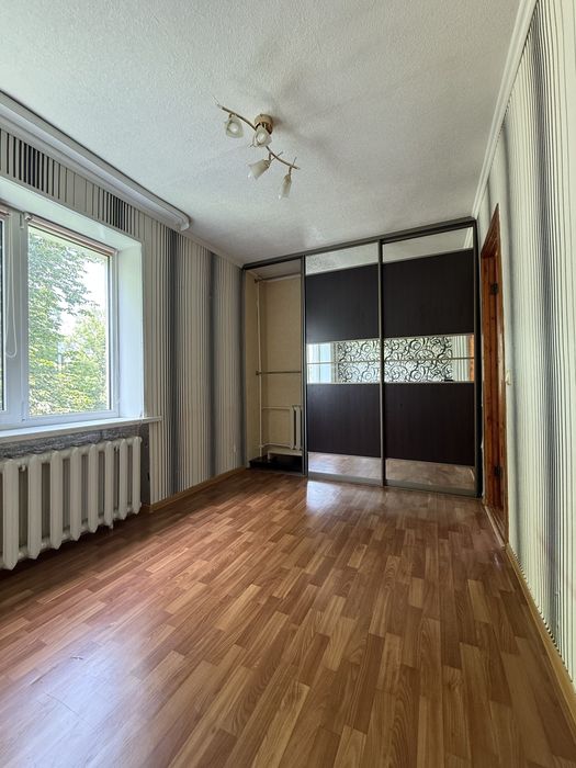 Трикімнатна з меблями 3 кімн 11 школа Полтава Акваарена 45 999 $