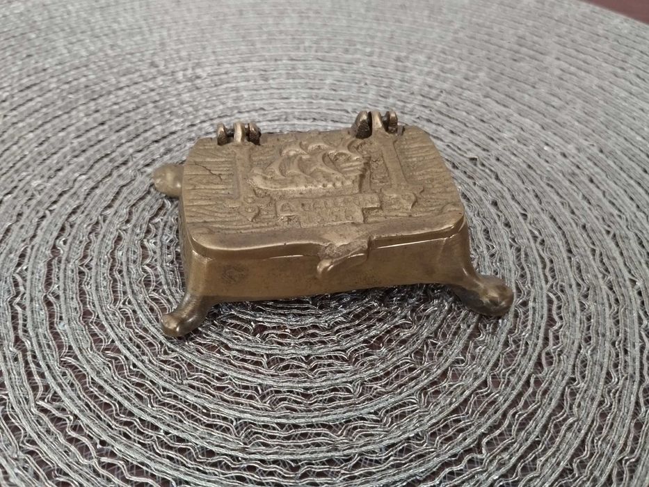 Tabakierka mosiężna, puzderko