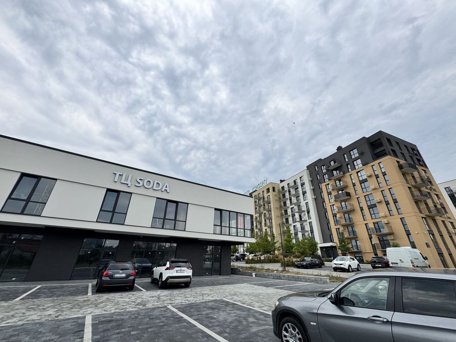 Продаж 1-кімнатної квартири 40 м.кв., в. Садова/ Пустомити