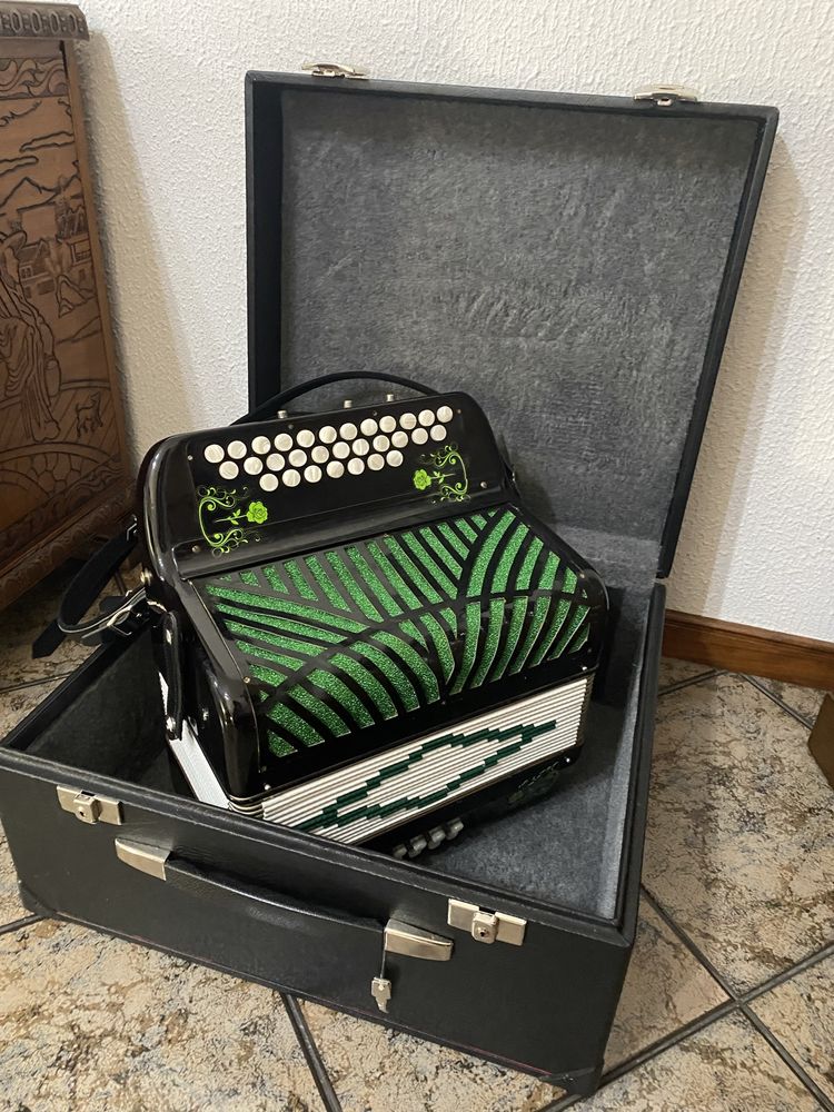 Concertina em la a 4 voz Fafe • OLX Portugal