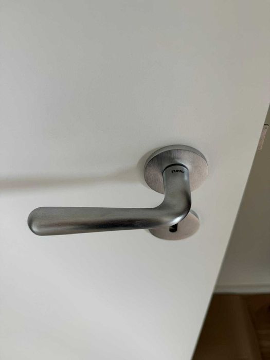 Porta CPL interior 2000x750 com puxador TUPAI