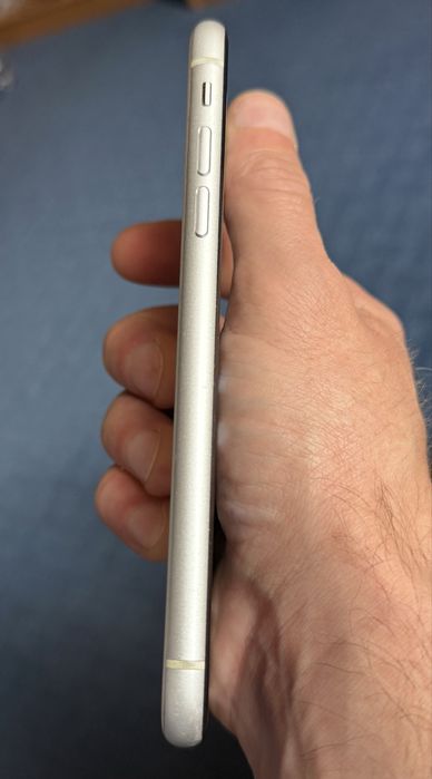 iPhone XR (64gb)
