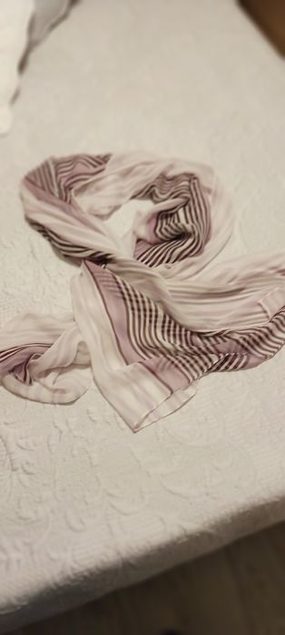 Lenço seda,grande leve e elegante 18€