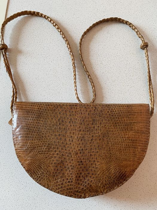 Настоящая кожа Питона