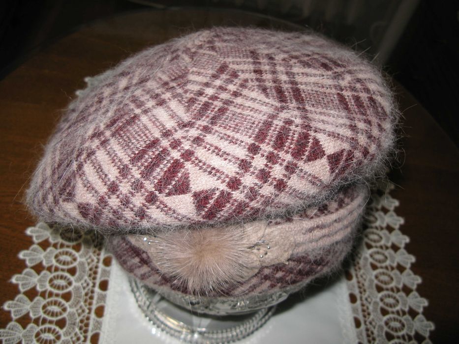 Beret damski jesienno-zimowy